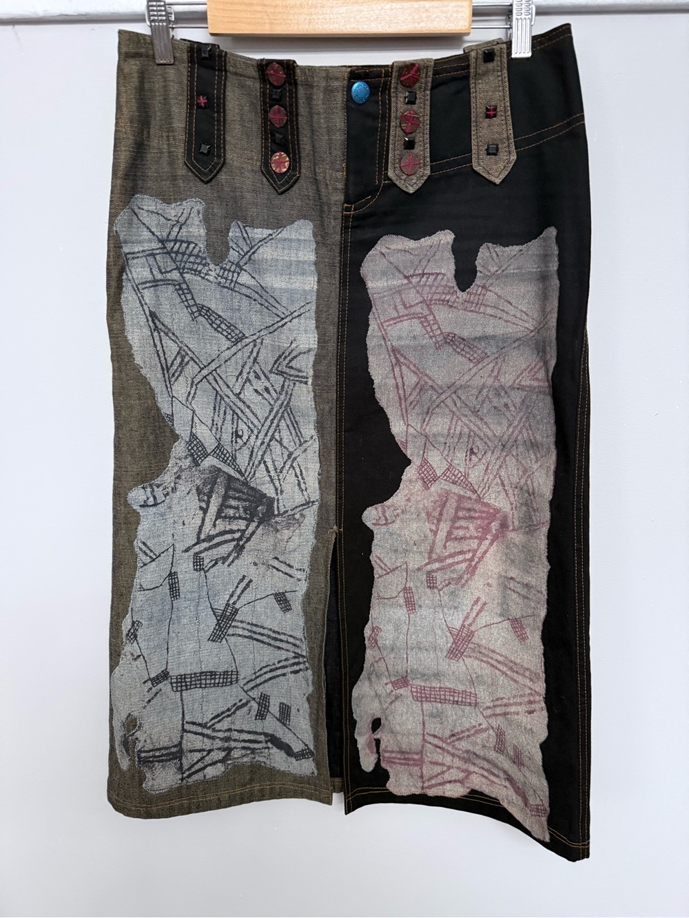 OHDD Save the Queen Rare Vintage Y2K abstract Skirt